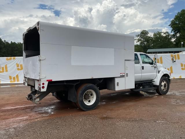 Image of Ford F-750 equipment image 4