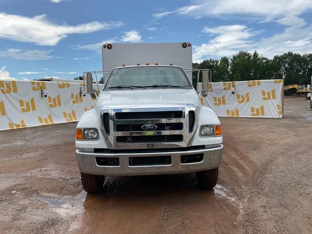 Image of Ford F-750 equipment image 1