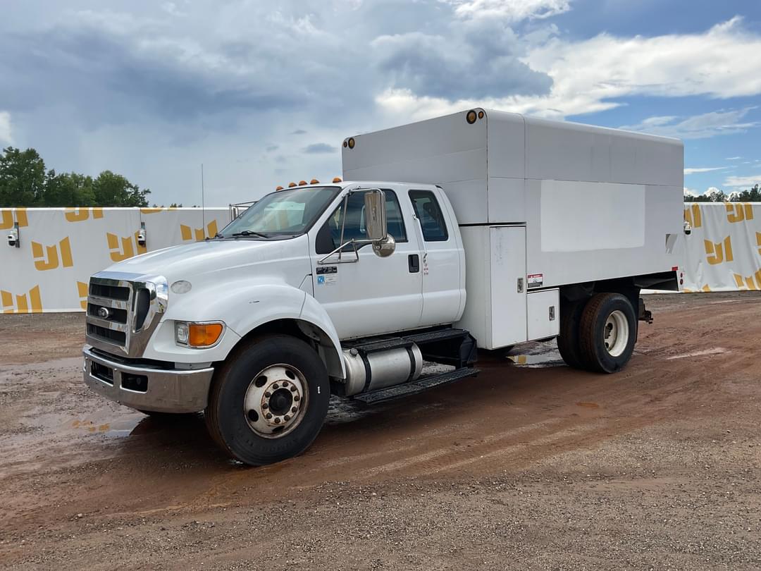 Image of Ford F-750 Primary image
