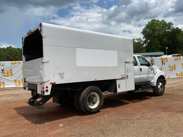 Image of Ford F-750 equipment image 4