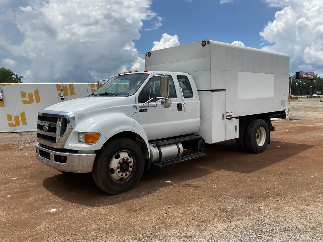 Image of Ford F-750 Primary image