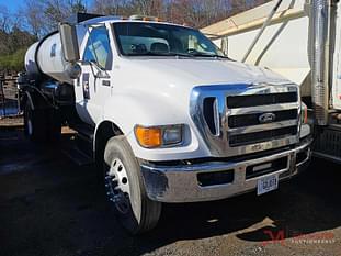 2015 Ford F-750 Equipment Image0