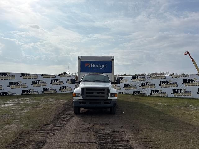 Image of Ford F-750 equipment image 1