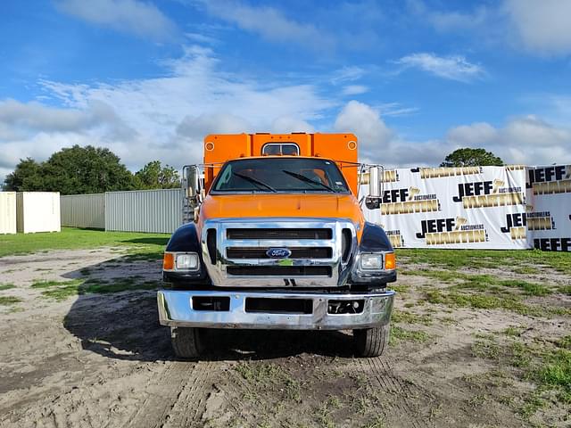 Image of Ford F-750 equipment image 1