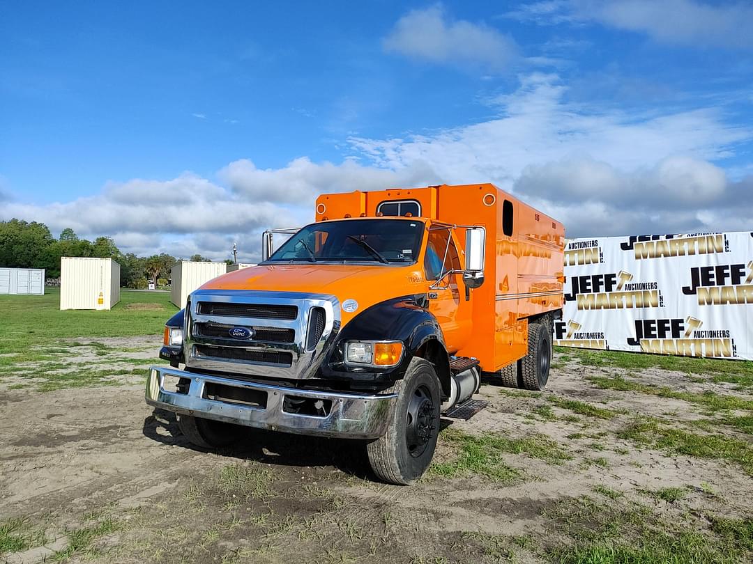 Image of Ford F-750 Primary image