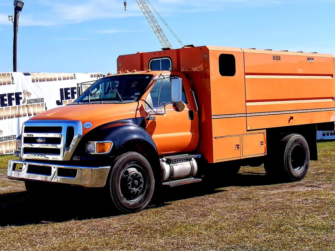 Image of Ford F-750 Primary image