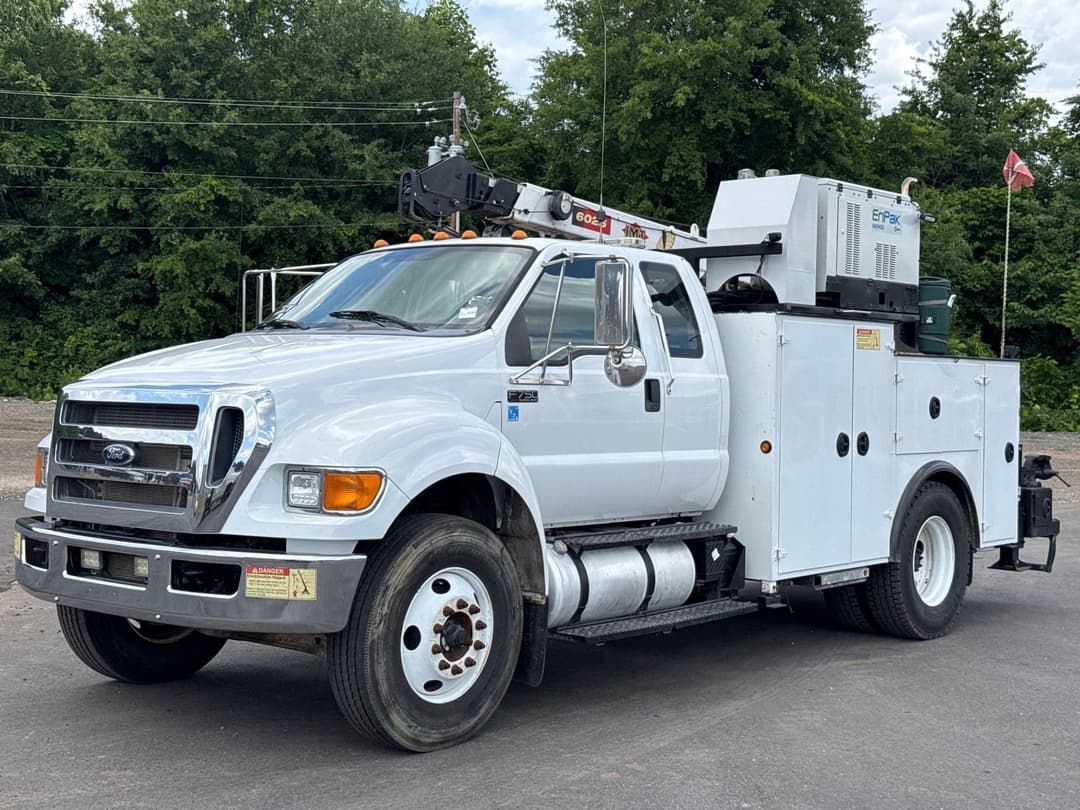Image of Ford F-750 Primary image