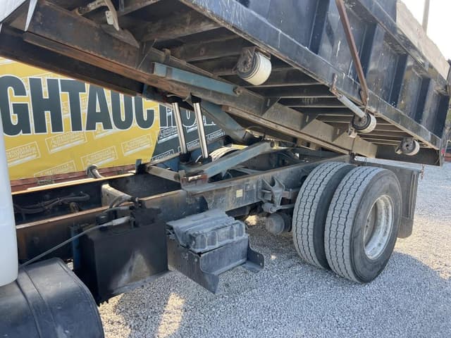 Image of Ford F-750 equipment image 1