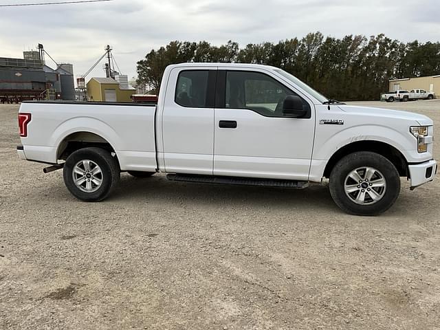 Image of Ford F-150 equipment image 3