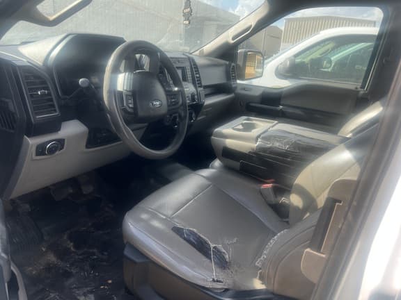 Image of Ford F-150 equipment image 3