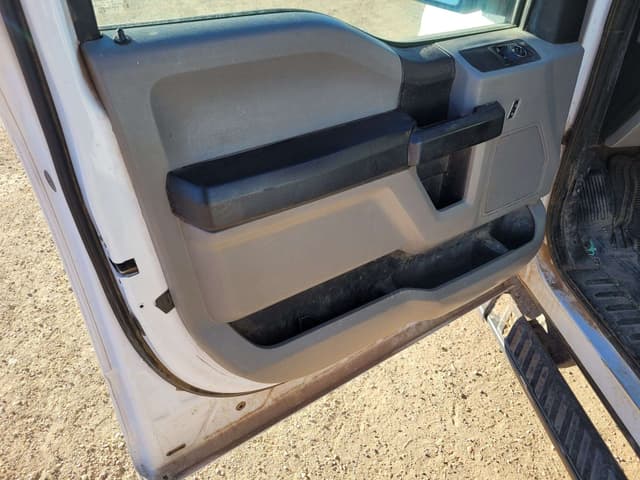 Image of Ford F-150 equipment image 4