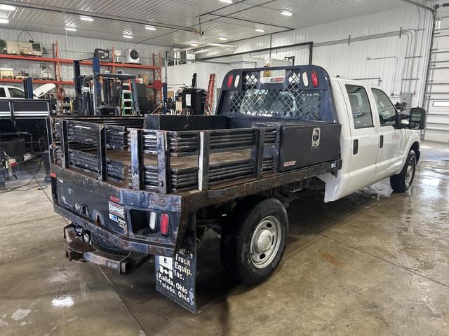 Image of Ford F-250 equipment image 3