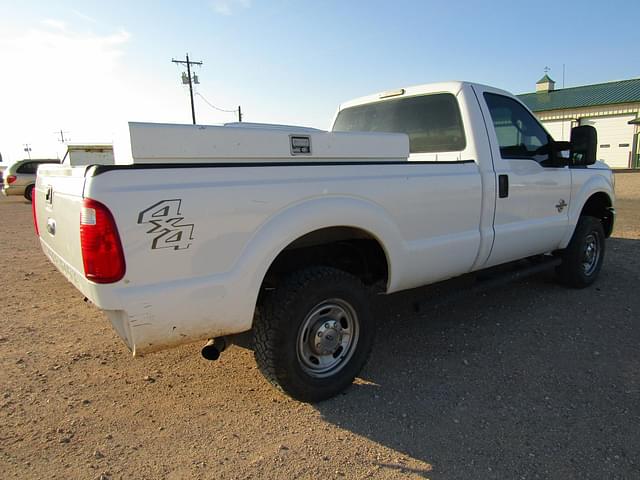 Image of Ford F-250 equipment image 3