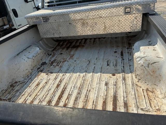 Image of Ford F-250 equipment image 3