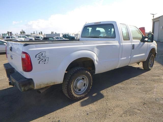 Image of Ford F-250 equipment image 2