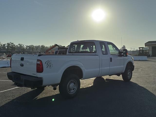 Image of Ford F-250 equipment image 2
