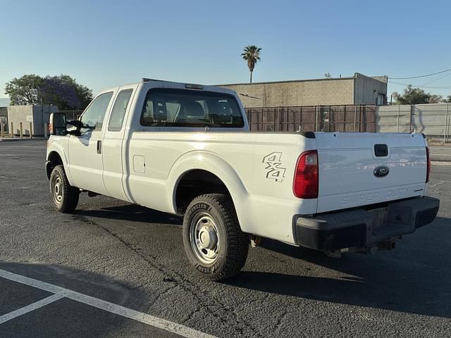 Image of Ford F-250 equipment image 3