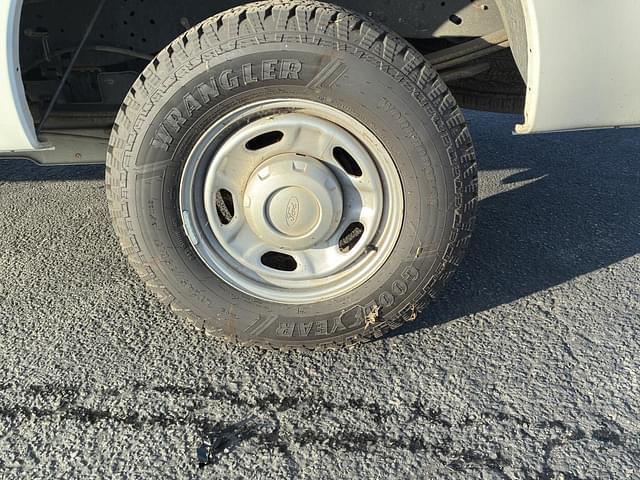 Image of Ford F-250 equipment image 4