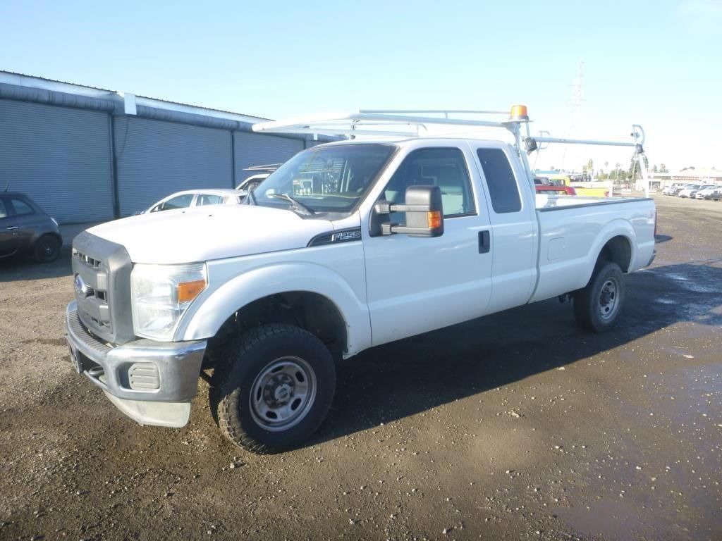 2015 Ford F-250 Equipment Image0