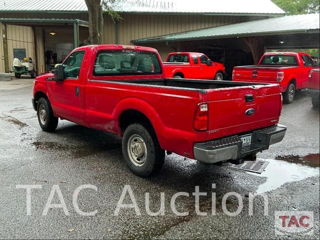 Image of Ford F-250 equipment image 2