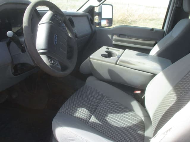 Image of Ford F-250 equipment image 3