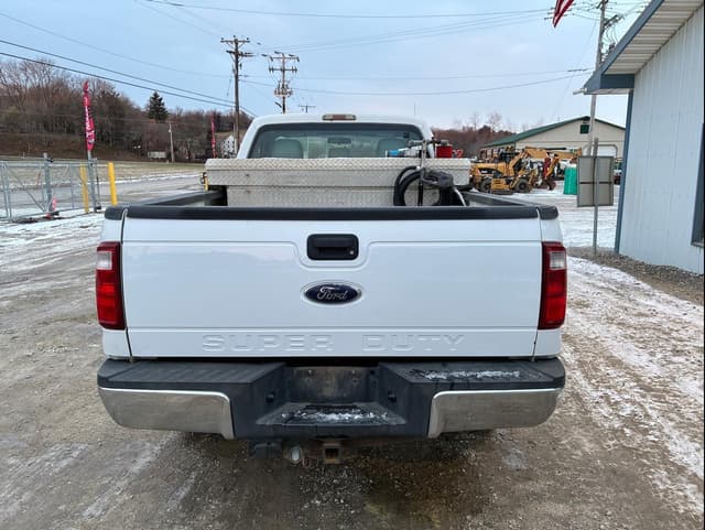 Image of Ford F-250 equipment image 3