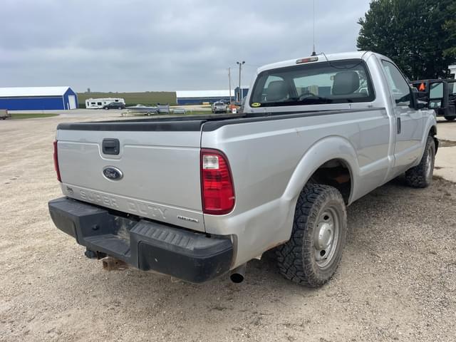 Image of Ford F-250 equipment image 4