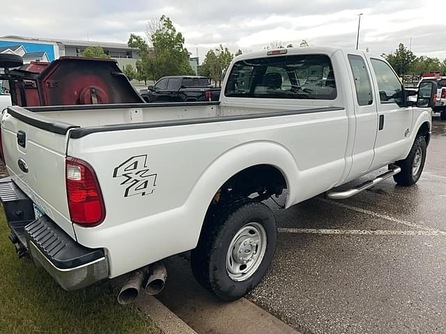 Image of Ford F-250 equipment image 3