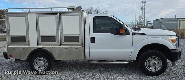 Image of Ford F-250 equipment image 3