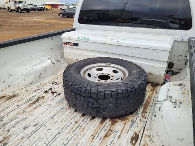 Image of Ford F-250 equipment image 3