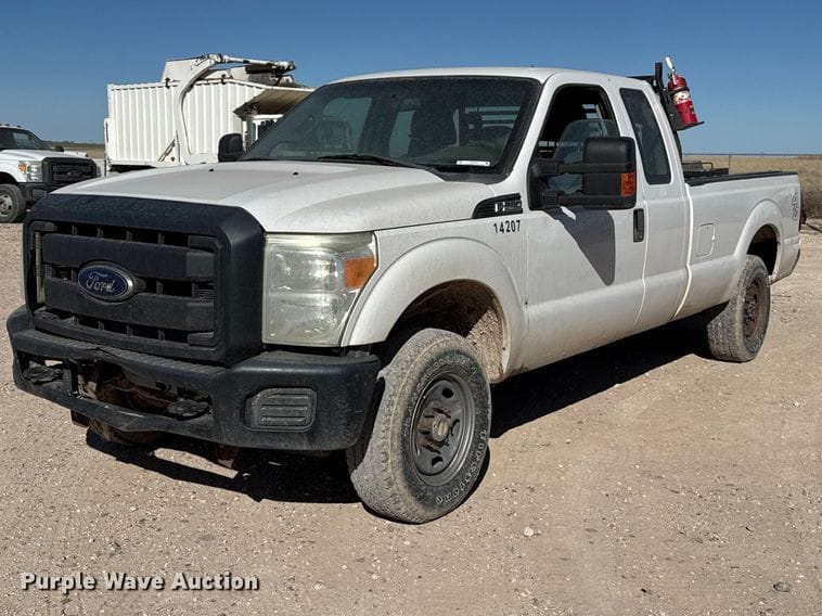 2015 Ford F-250 Equipment Image0