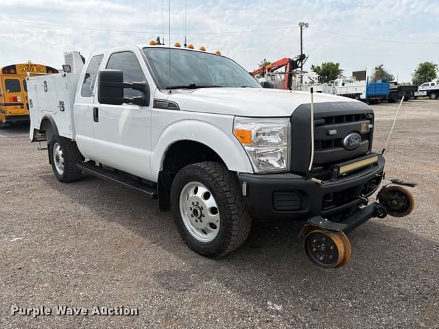 Image of Ford F-250 equipment image 2