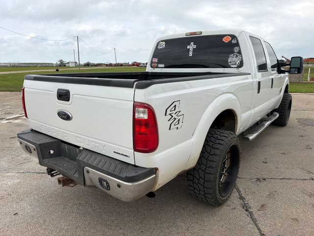 Image of Ford F-250 equipment image 3