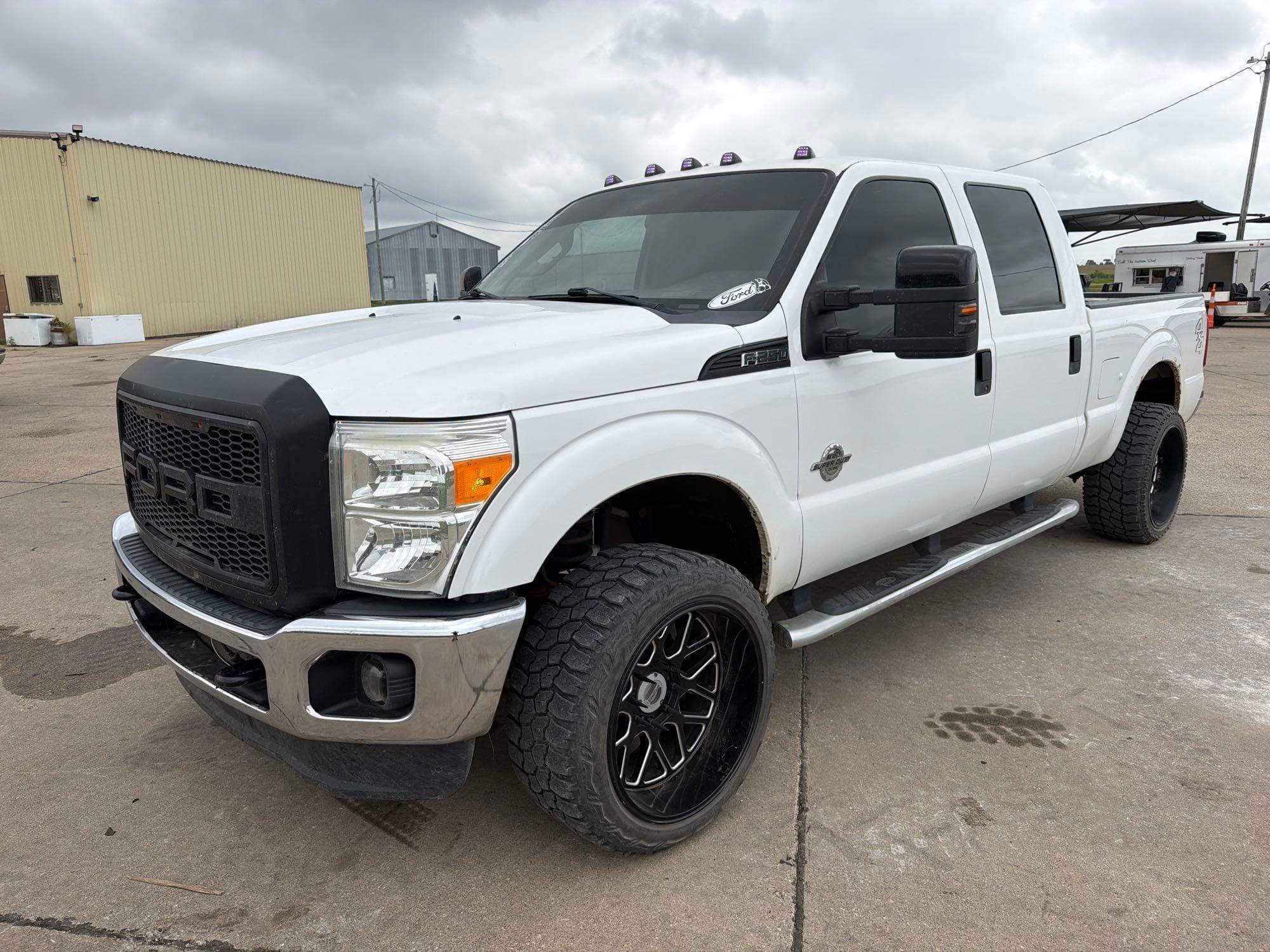 2015 Ford F-250 Equipment Image0