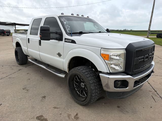Image of Ford F-250 equipment image 2