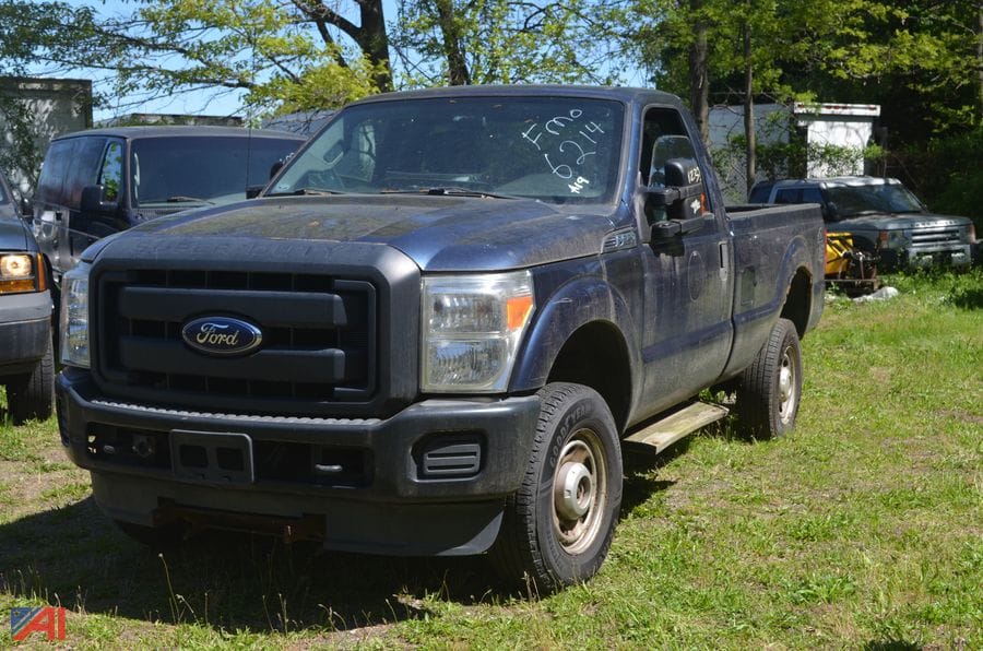 2015 Ford F-250 Equipment Image0
