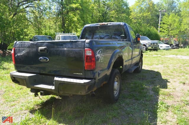Image of Ford F-250 equipment image 2