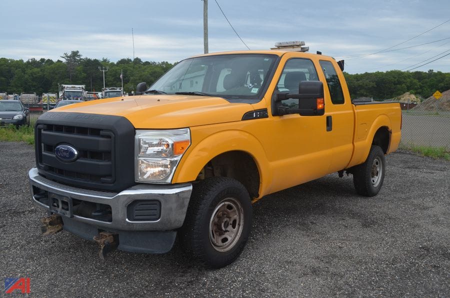 2015 Ford F-250 Equipment Image0