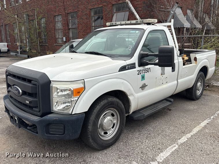 2015 Ford F-250 Equipment Image0
