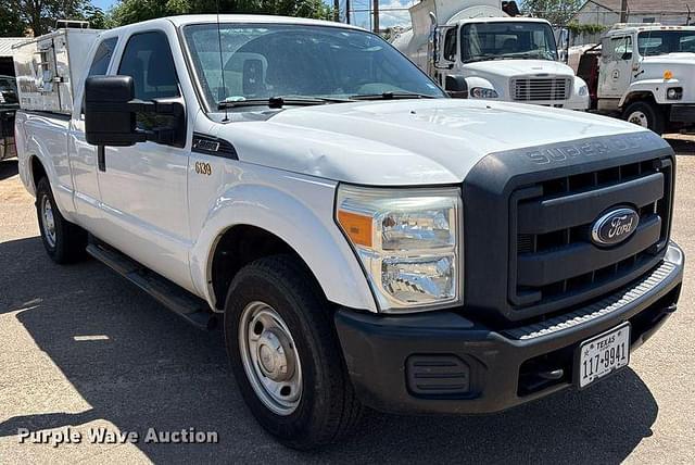 Image of Ford F-250 equipment image 2