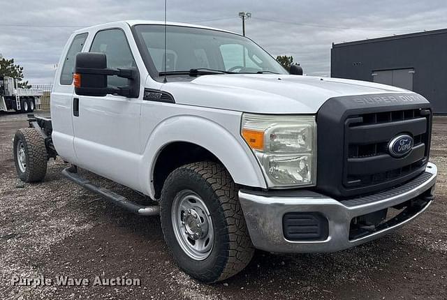 Image of Ford F-250 equipment image 2