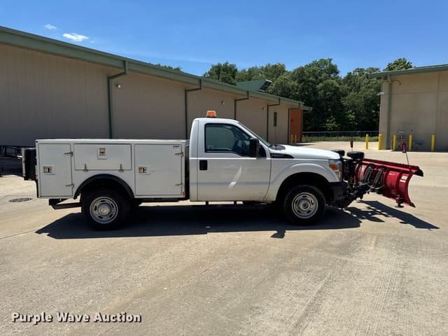Image of Ford F-250 equipment image 3
