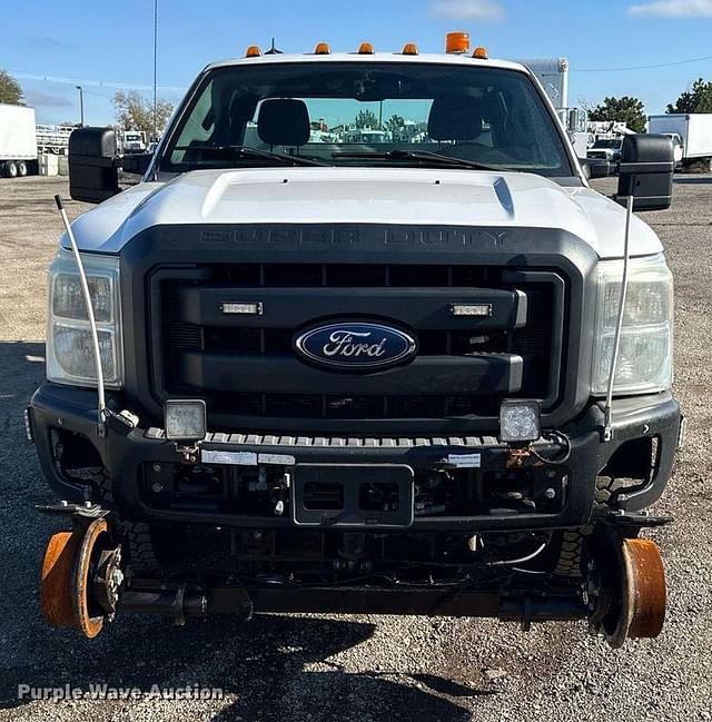 Image of Ford F-250 equipment image 1