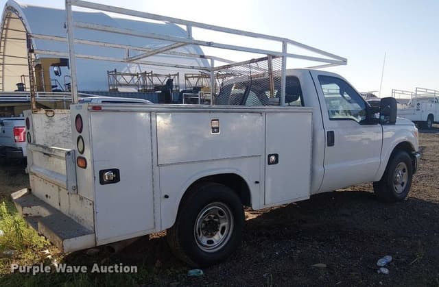 Image of Ford F-250 equipment image 4