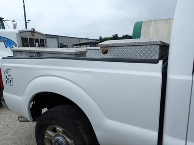 Image of Ford F-250 equipment image 4