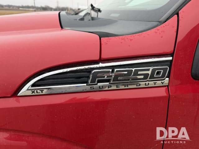 Image of Ford F-250 equipment image 3