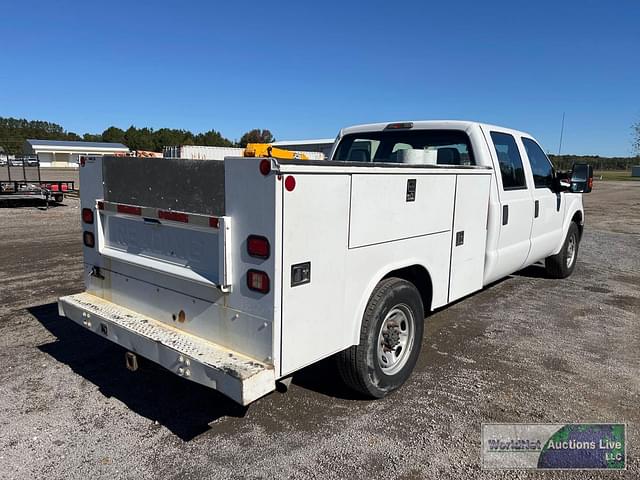 Image of Ford F-250 equipment image 4