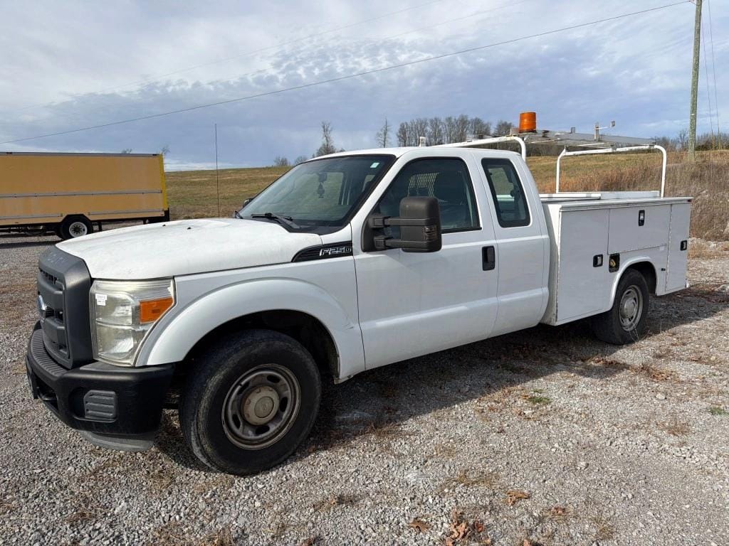 2015 Ford F-250 Equipment Image0