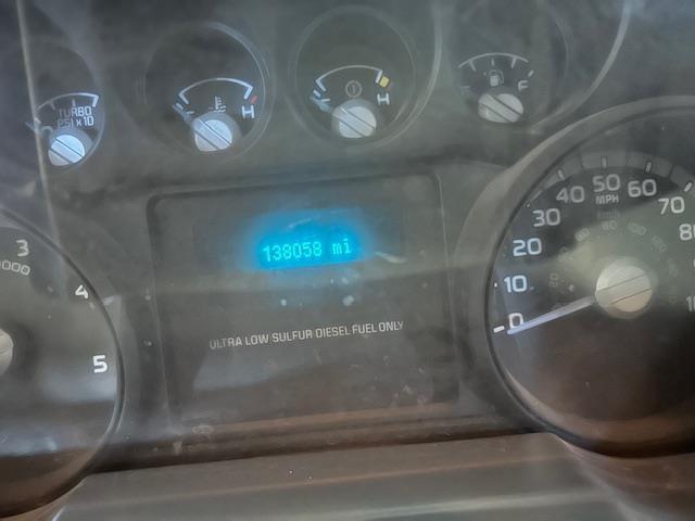 Image of Ford F-350 equipment image 2