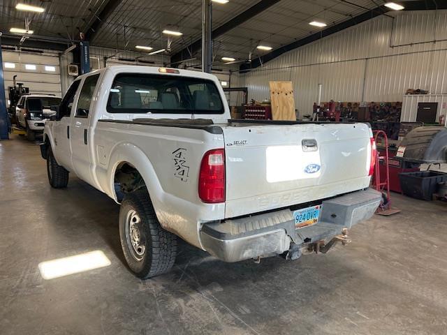 Image of Ford F-350 equipment image 3